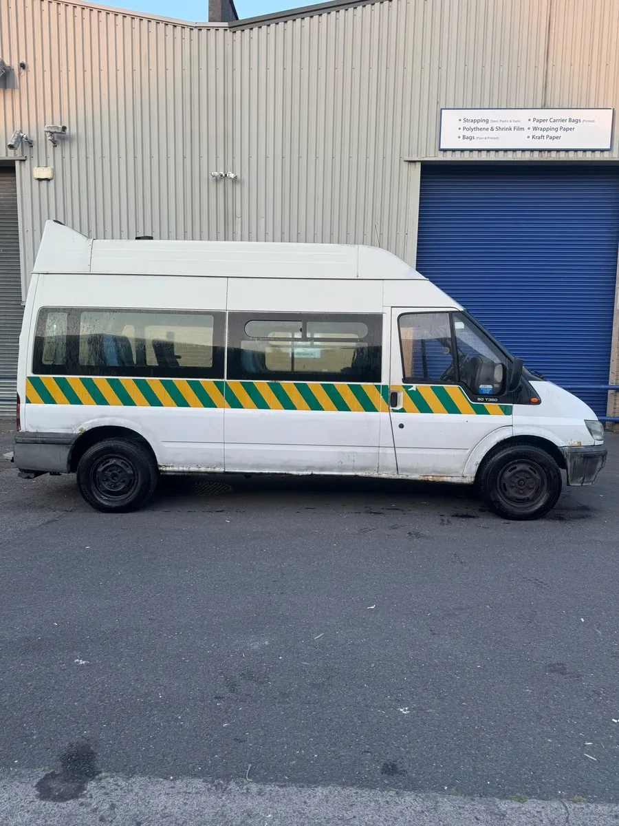 ford transit 8 seater - Image 2