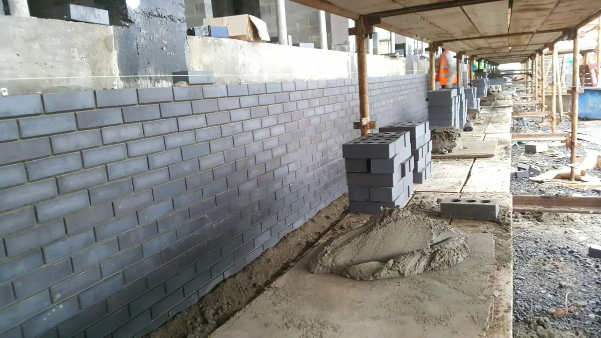 Bricklaying crew available - Image 1