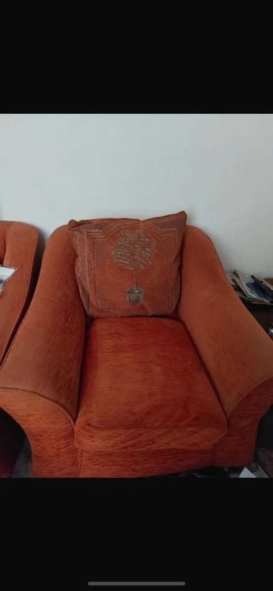 couch - Image 2