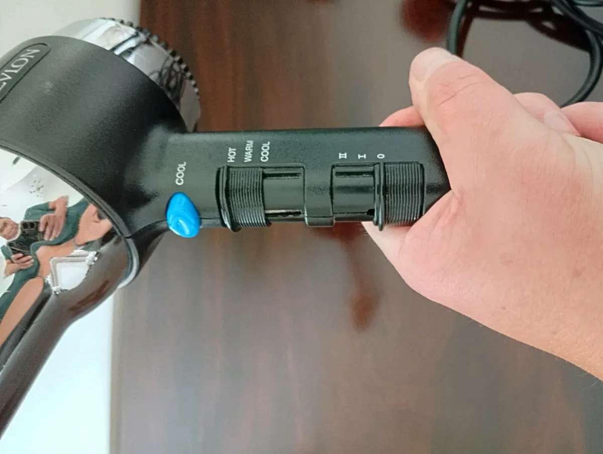 Hairdryer - Image 2