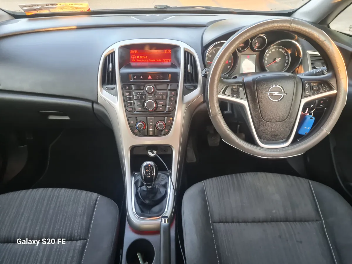 Opel Astra 2012 - Image 3