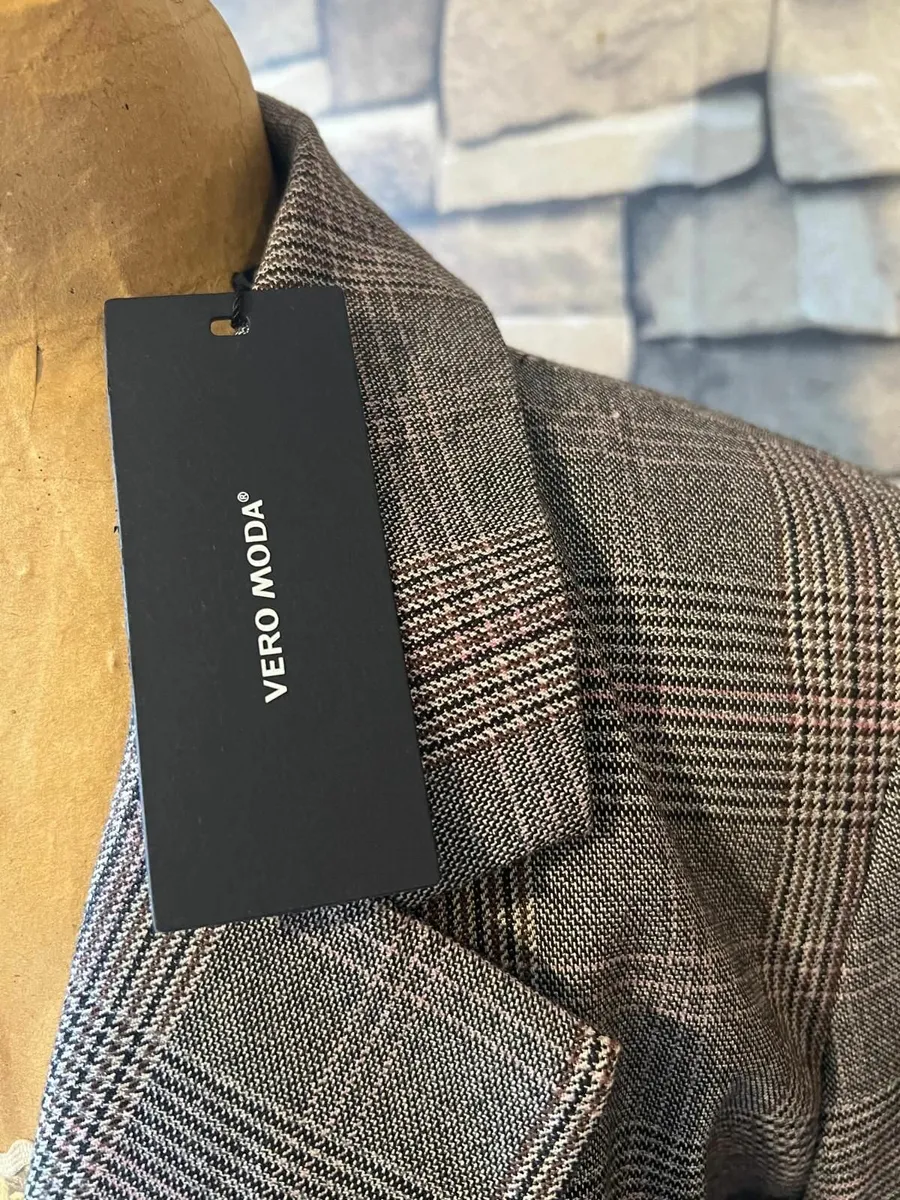 Clothing - Image 2