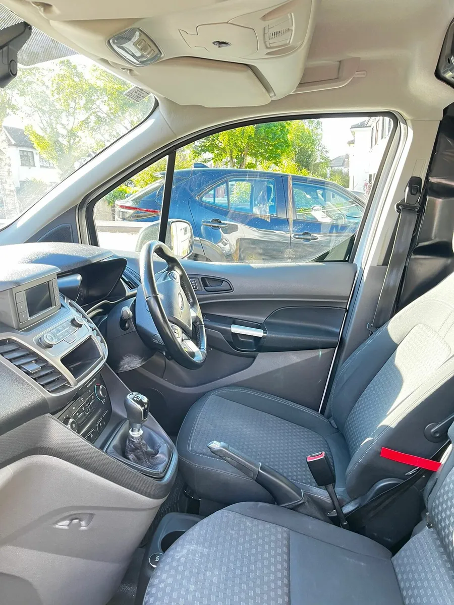 Car - Image 4