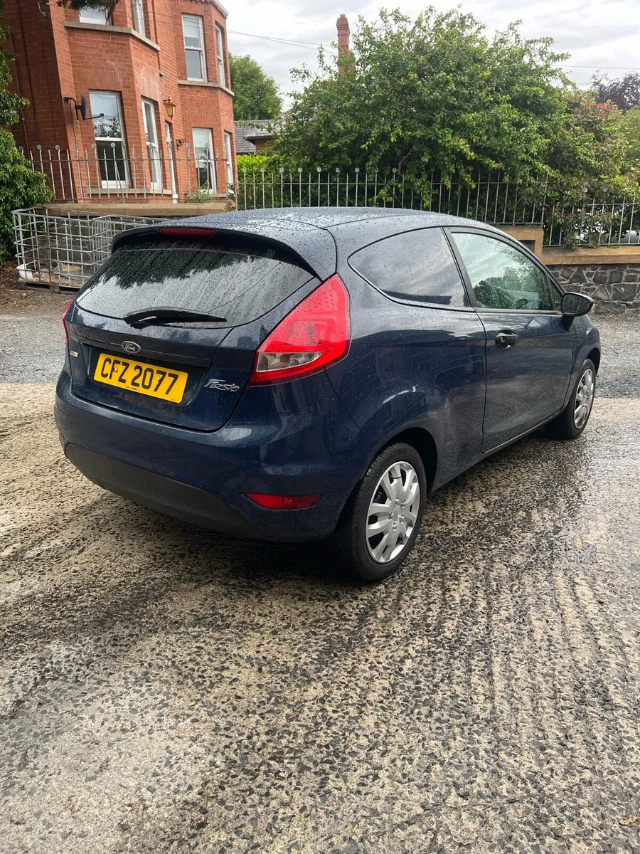 2010 fiesta van 1.4 TDCI Trade in to clear - Image 4
