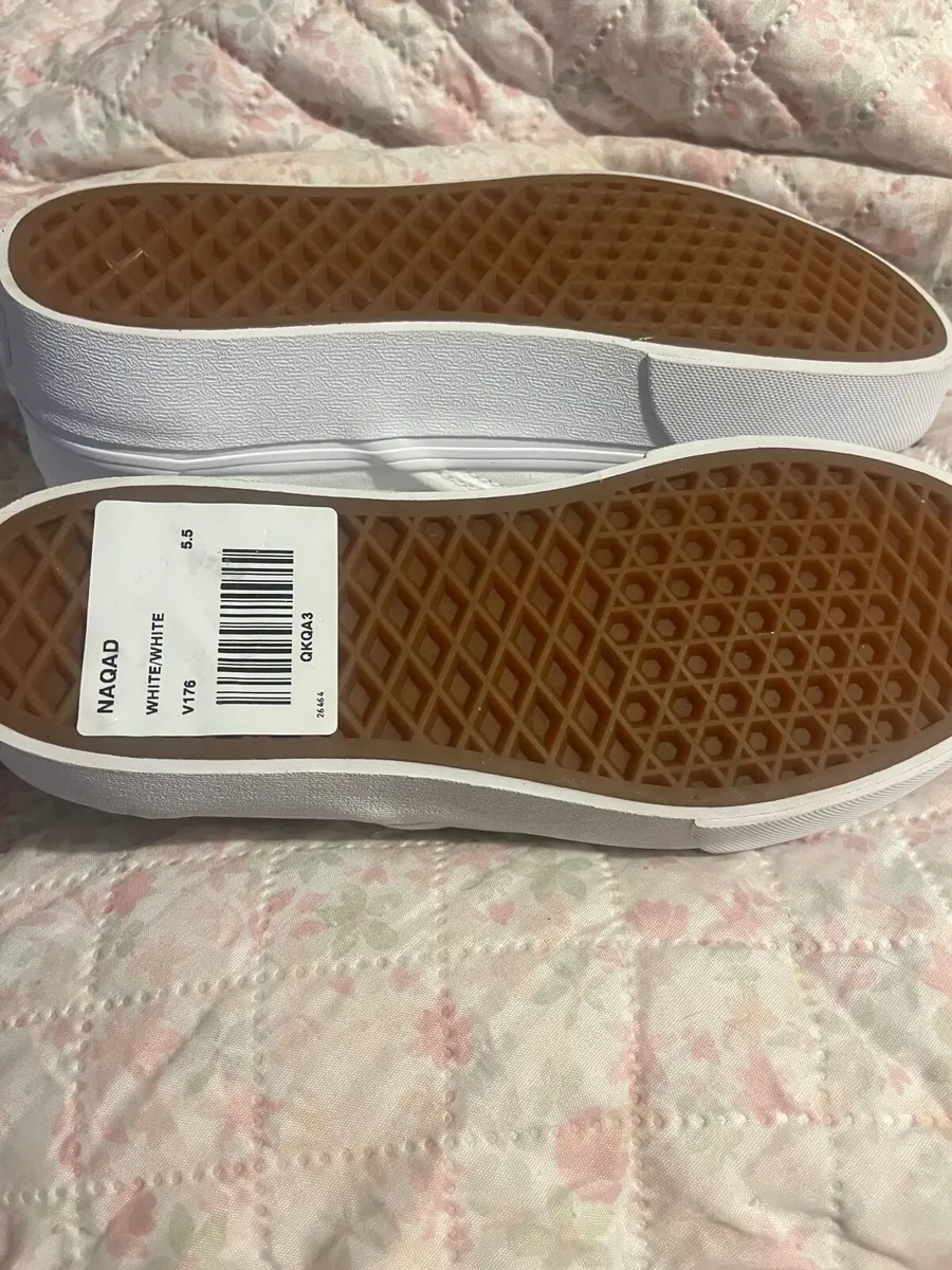 White Vans - Image 3