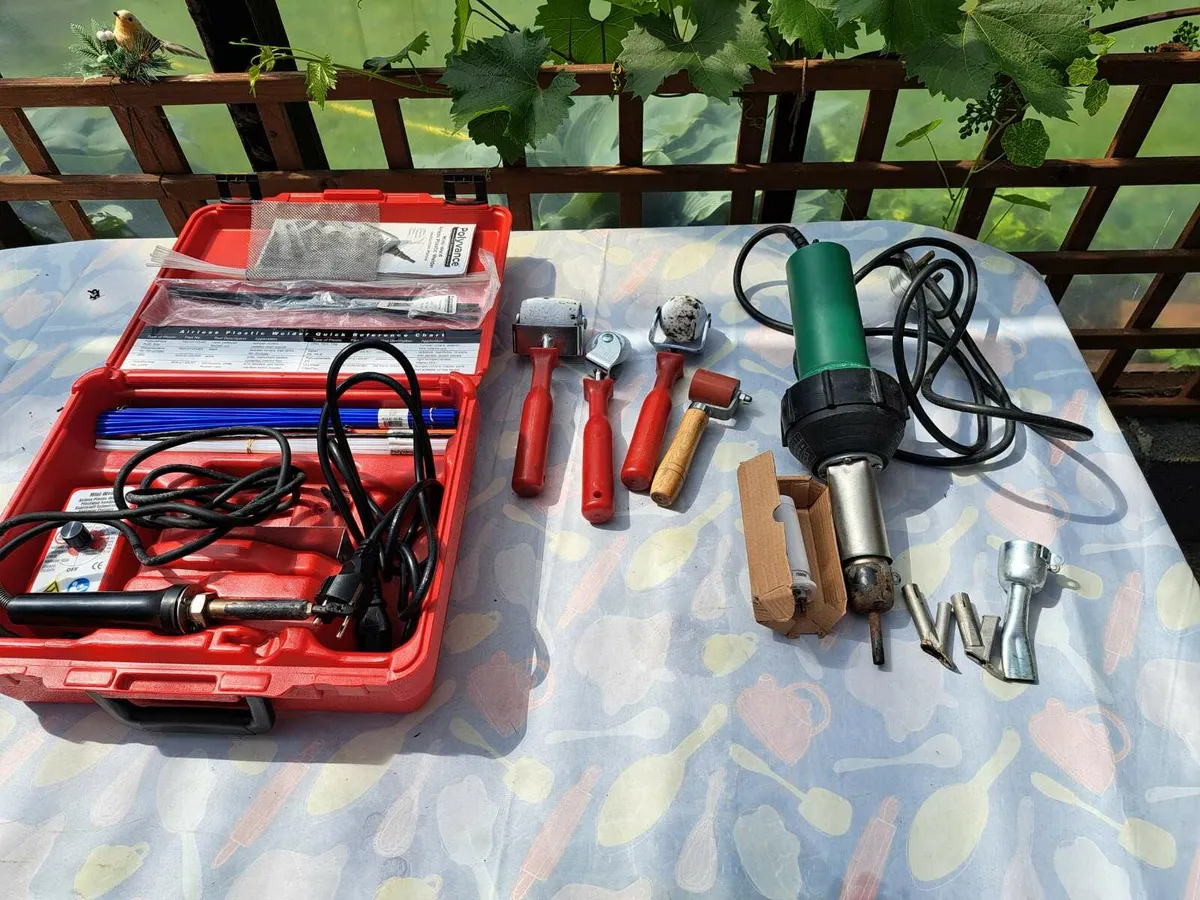 Plastic welding equipment - Image 1