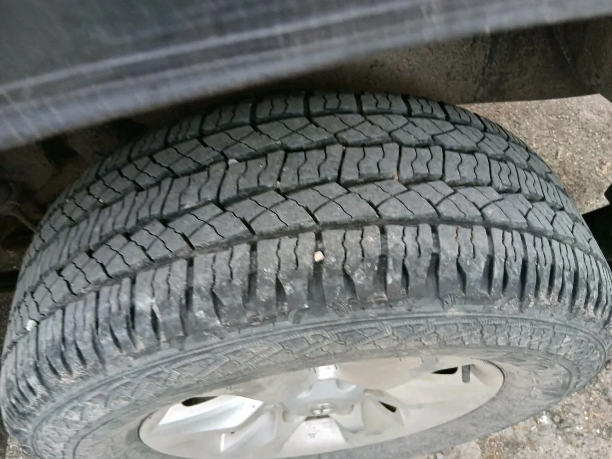 Toyota landcruiser - Image 4