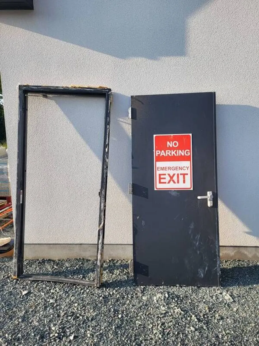 emergency exit door - Image 1