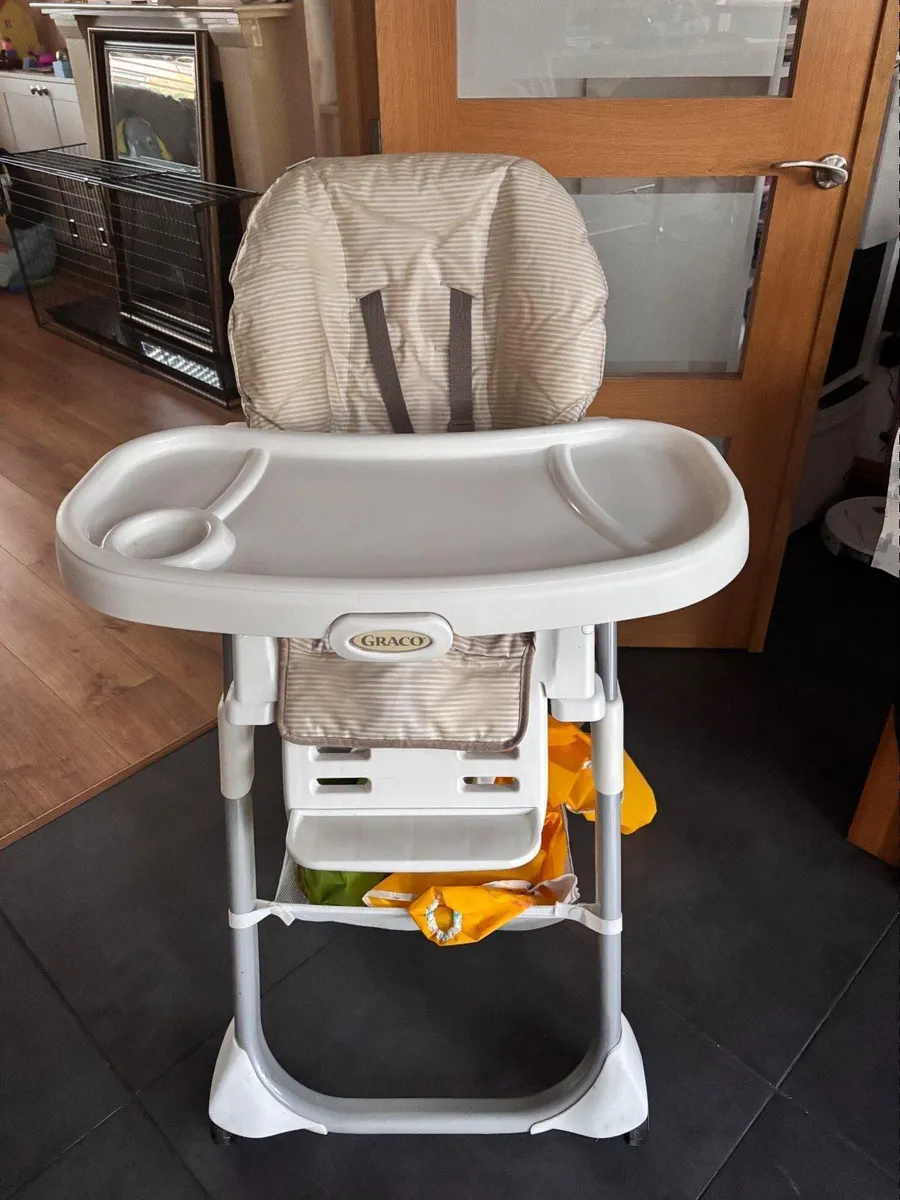 High chair - Image 1