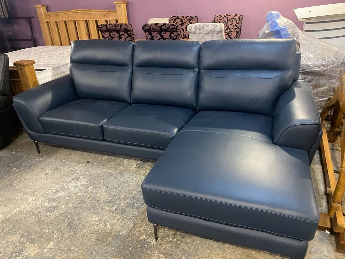 New Italian 🇮🇹 leather Cornor sofa