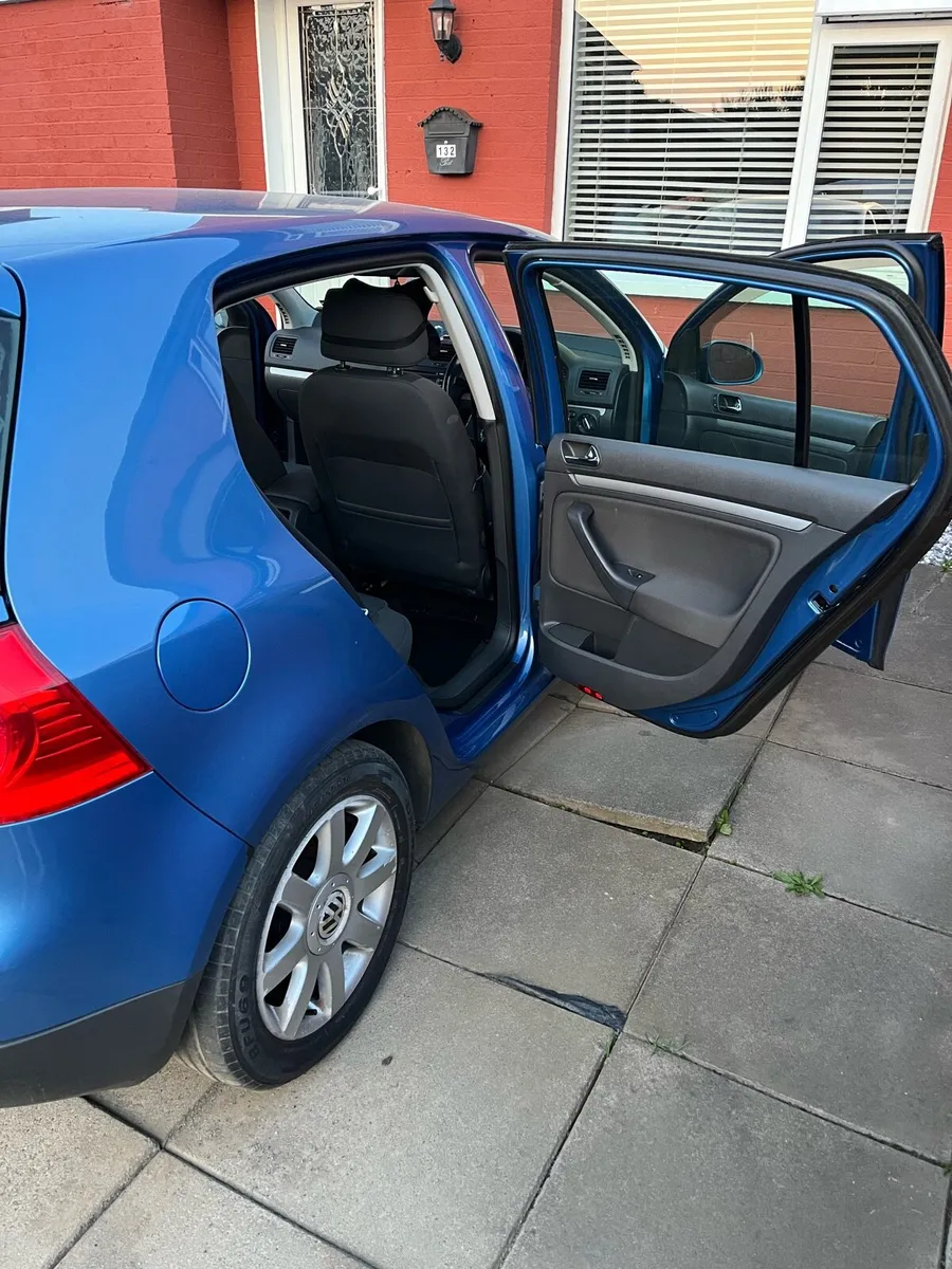 Volkswagen Golf MK5 1.6 - Image 4