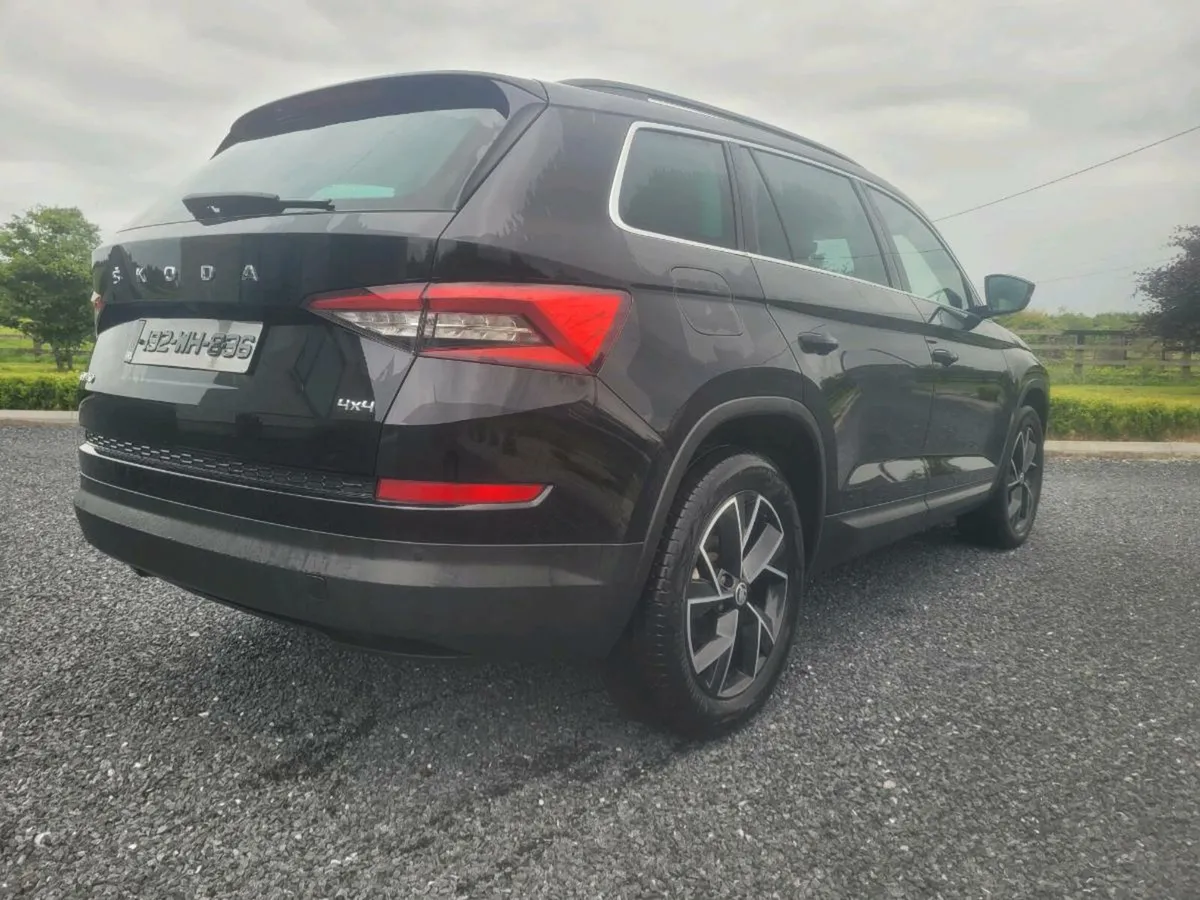 SKODA KODIAQ 2.0 TDI 150HP DSG 7 SEATER 4X4 - Image 4