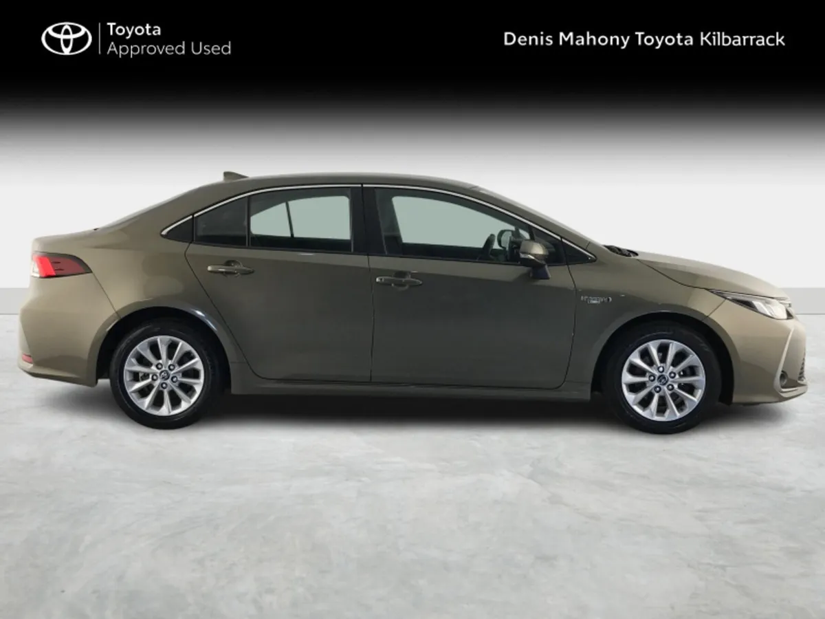 Toyota Corolla HYBRID LUNA SALOON - Image 3