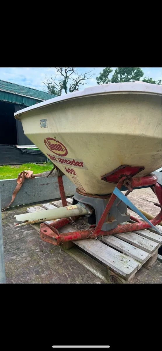 Vicon fertiliser spreader x3 - Image 1