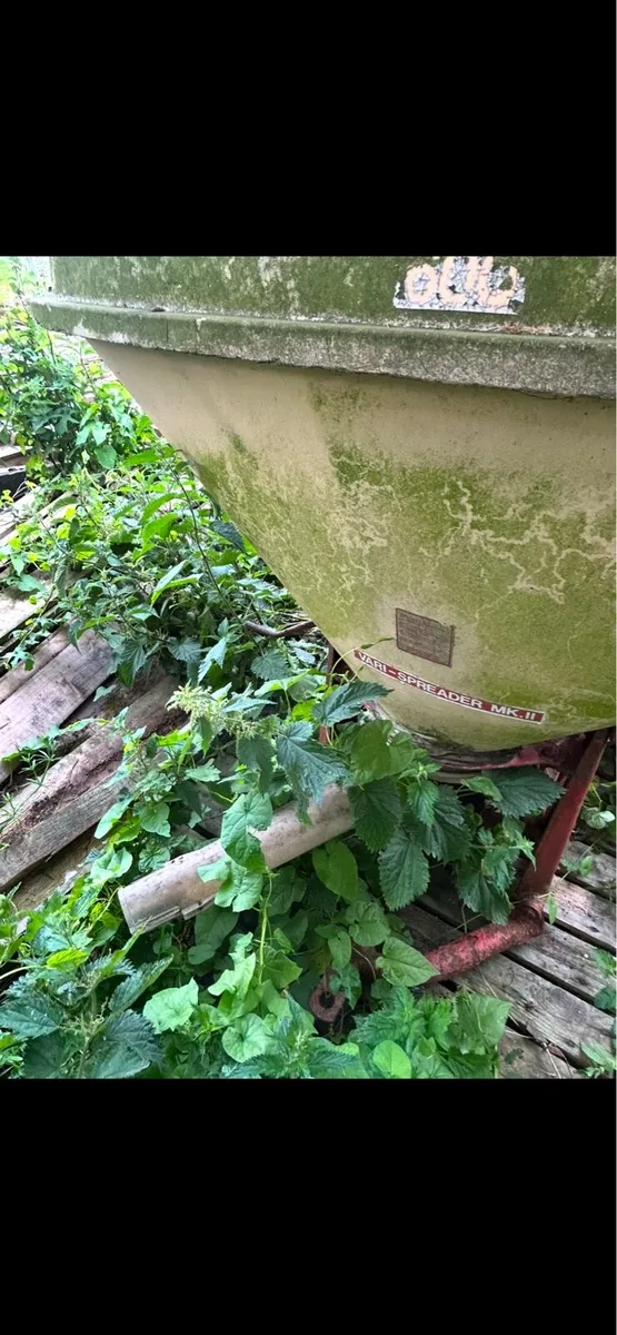 Vicon fertiliser spreader x3 - Image 4