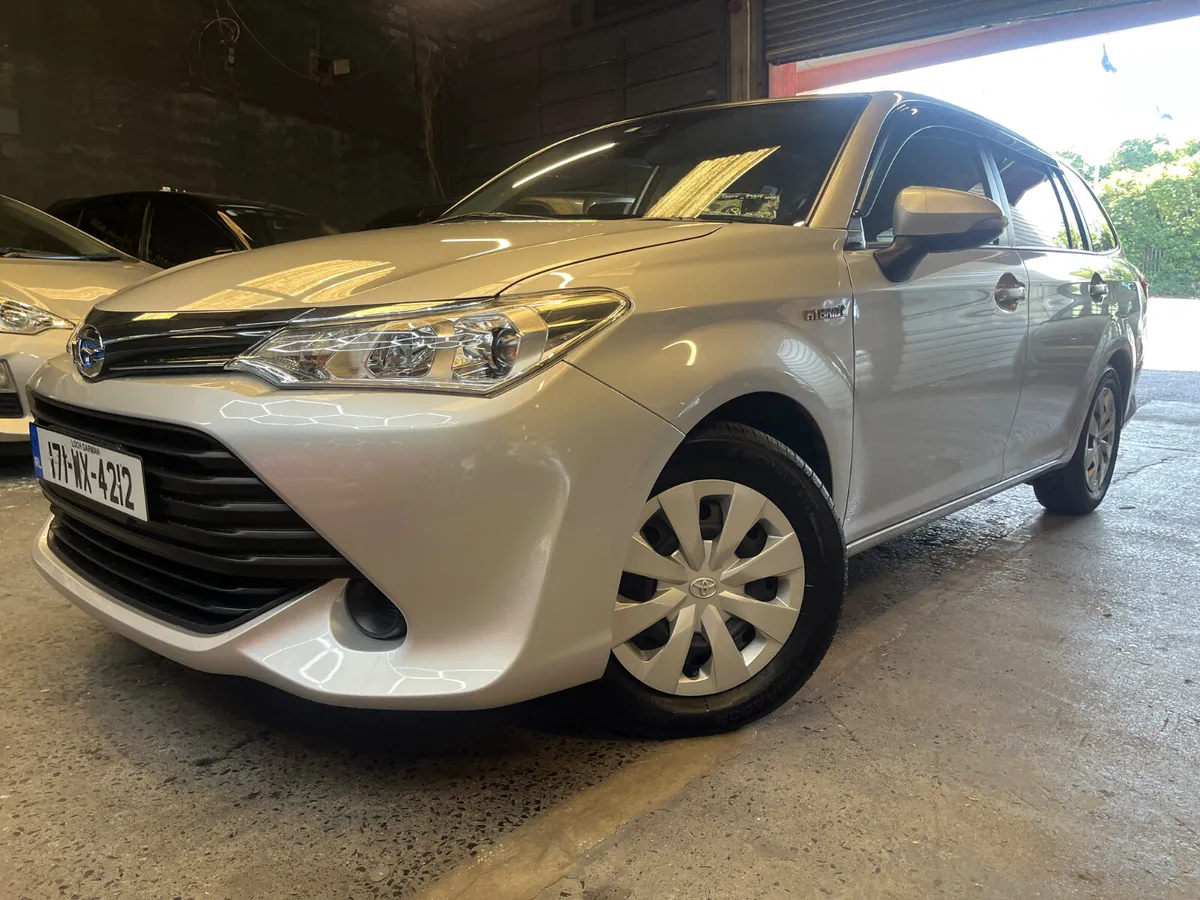 Toyota Corolla estate automatic 2017 - Image 2