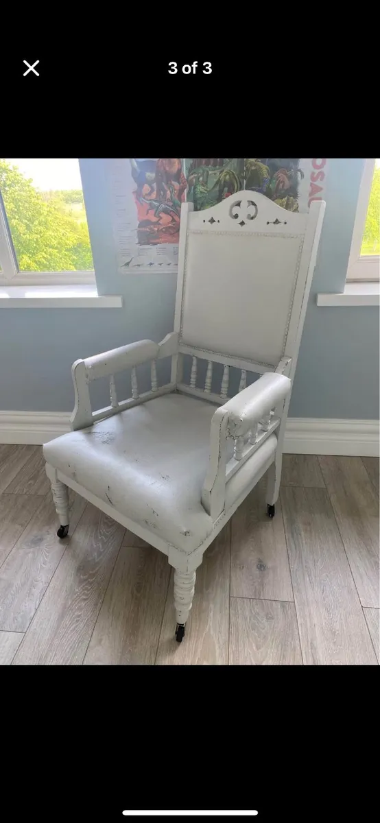 Antique chair - Image 1