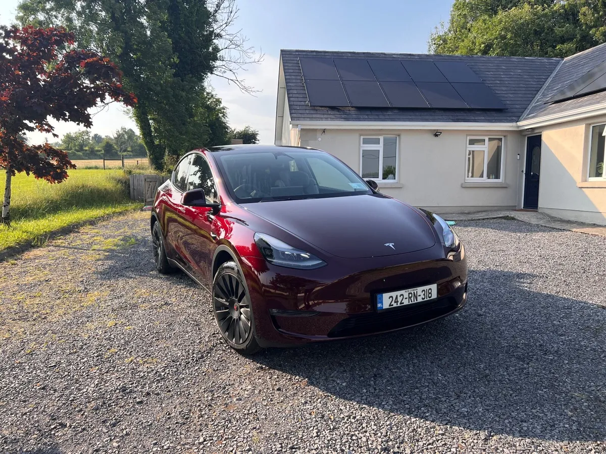 Tesla Model Y AWD 2024 - Image 1