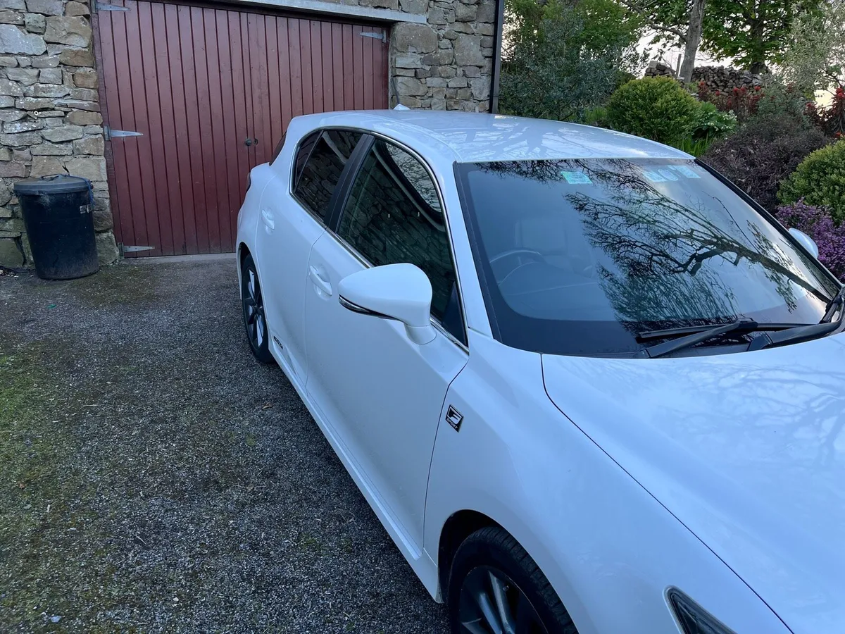 Lexus CT 200 Hybrid F Sport 2013 (132) - Image 2