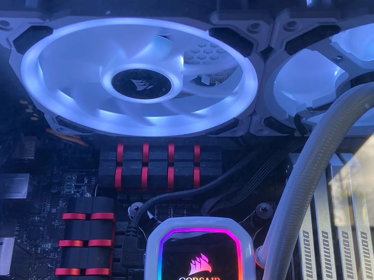 Corsair Hydro Series H100i RGB - Image 3