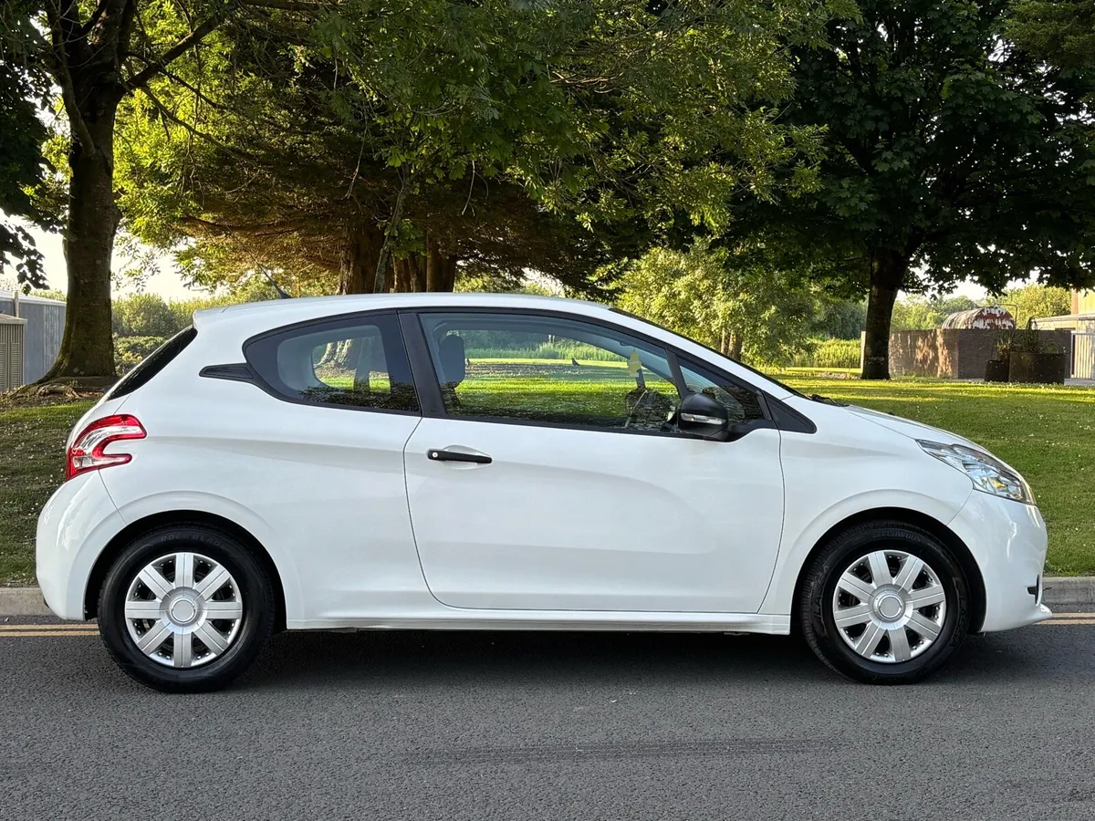 Peugeot 208 !!! NEW NCT !!! TAX 08/25 !!!! - Image 3
