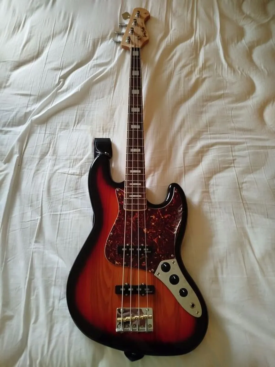 Harley Benton Bass - Image 1