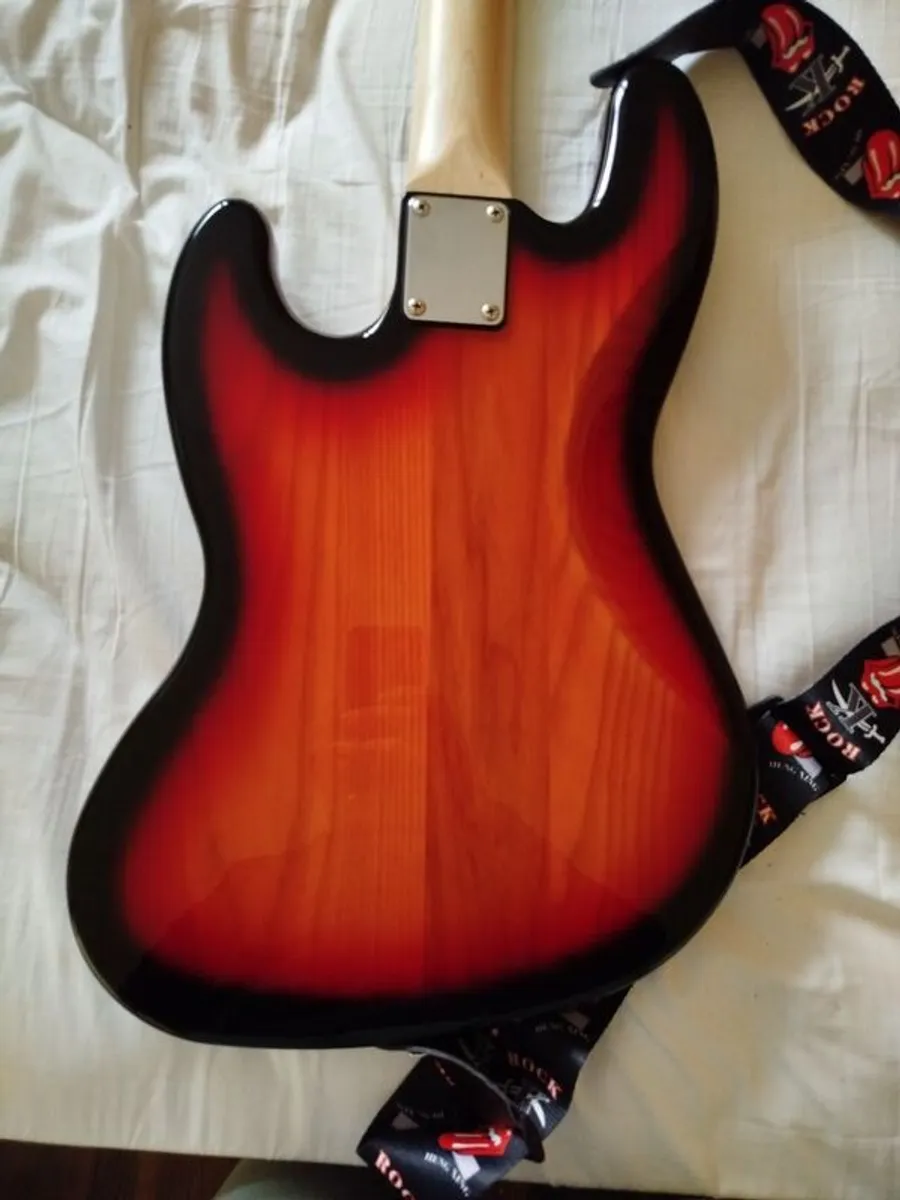 Harley Benton Bass - Image 3