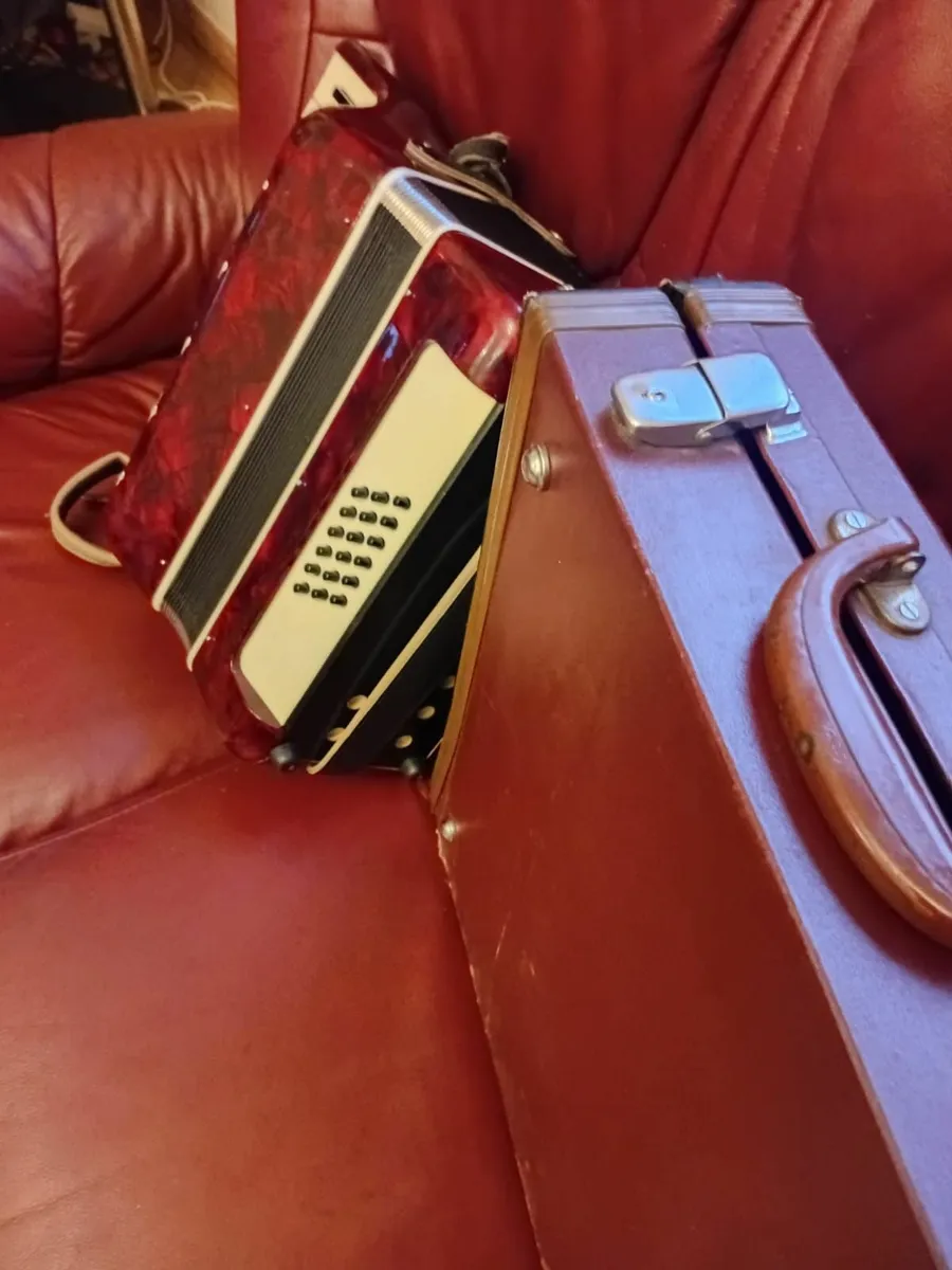 Piano Accordion - Image 2
