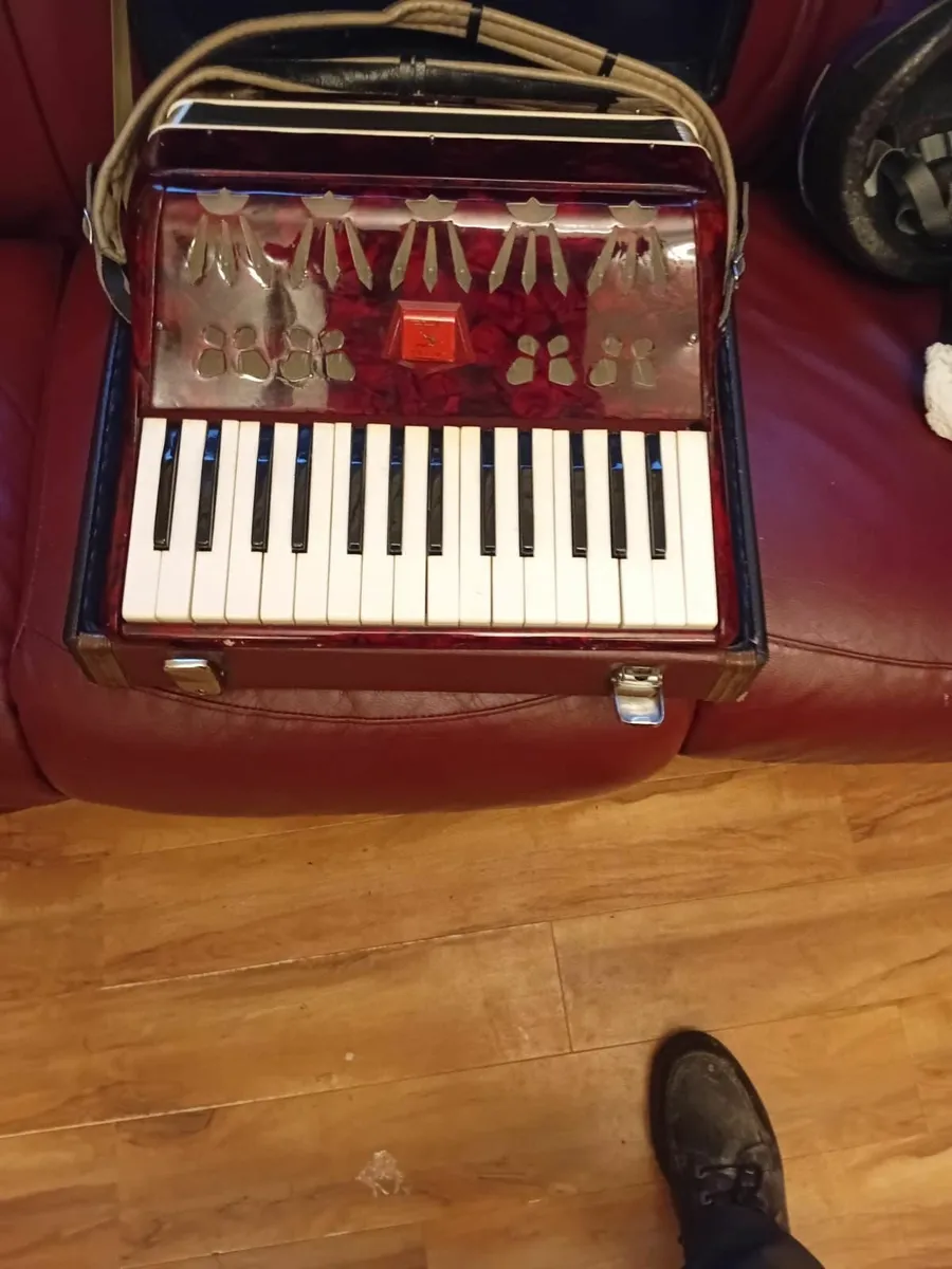 Piano Accordion - Image 4