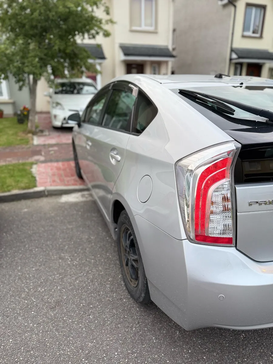 Toyota Prius 2013 Fresh Japanese Import!! - Image 4