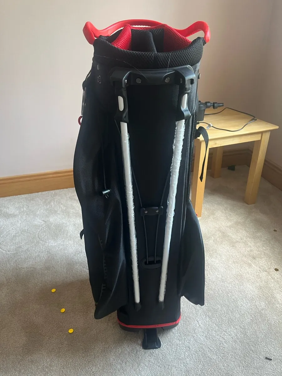 Golf Bag (New Taylormade carry bag) - Image 2