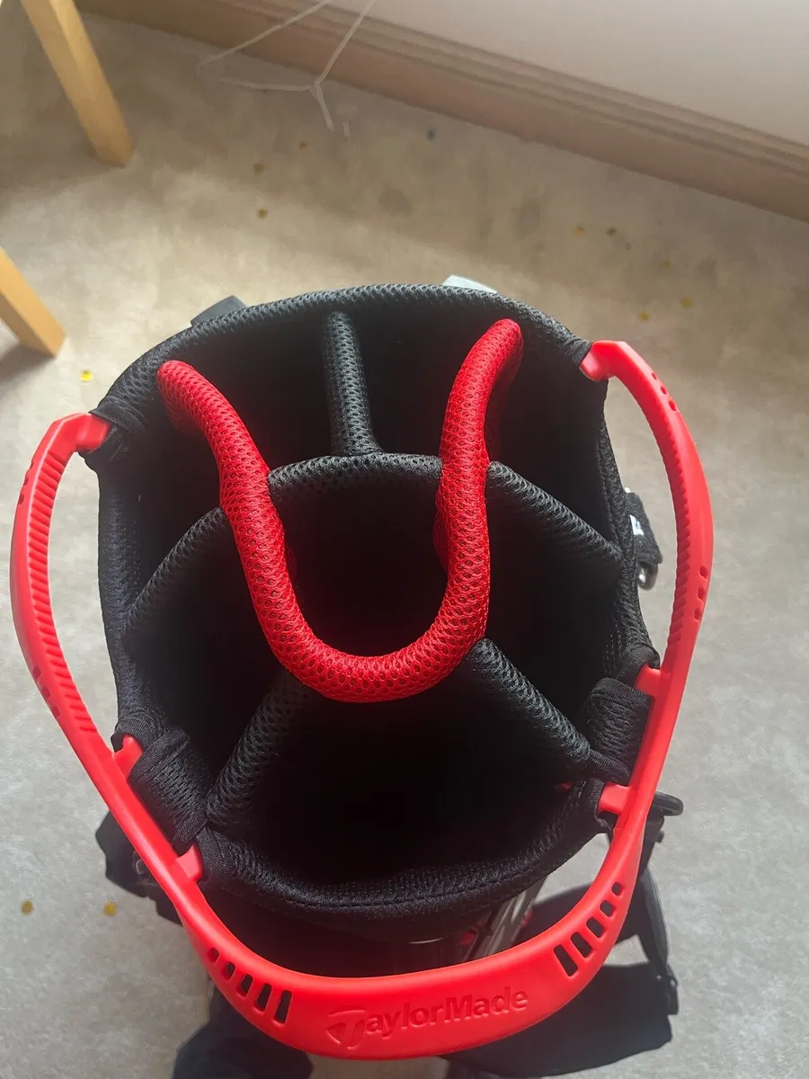 Golf Bag (New Taylormade carry bag) - Image 4