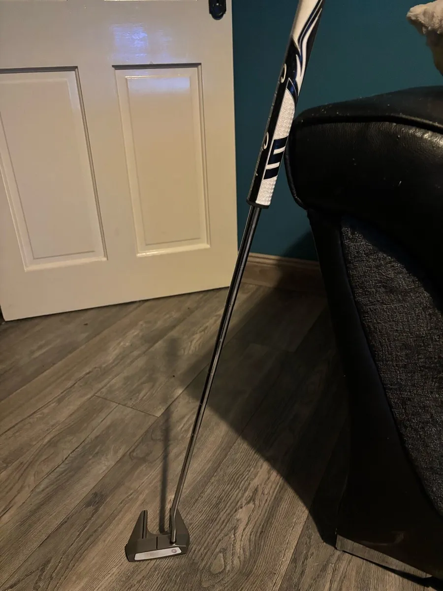 Odyssey White Hot #7 33 inch Putter - Image 4