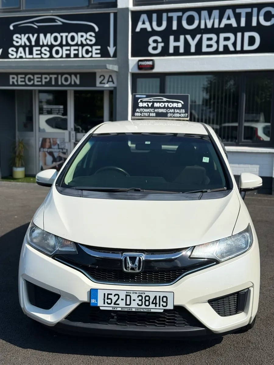 2015 Honda Fit 1.5 Hybrid Automotic Low Miles 20K - Image 2