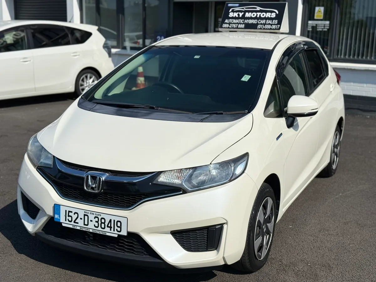 2015 Honda Fit 1.5 Hybrid Automotic Low Miles 20K - Image 4