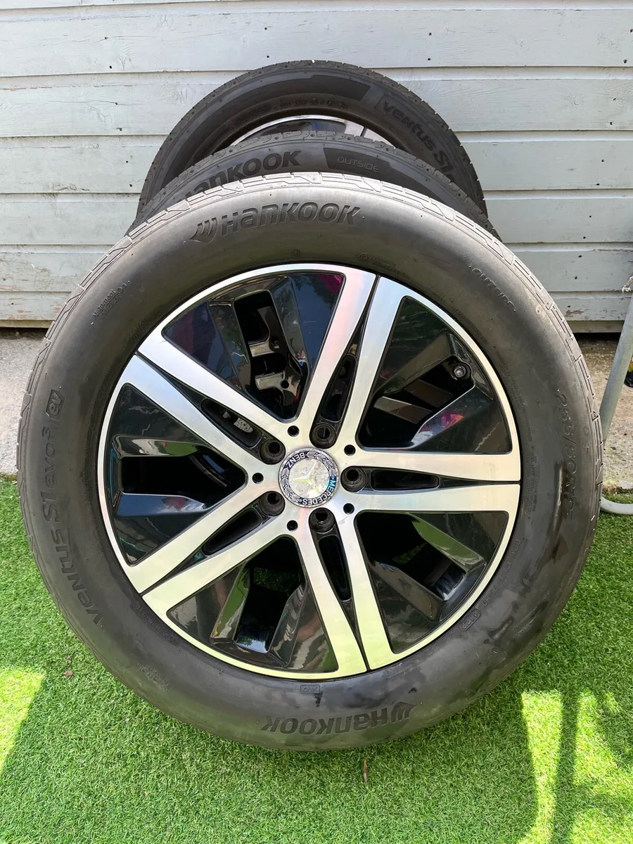 Mercedes/ Range Rover Alloys - Image 1