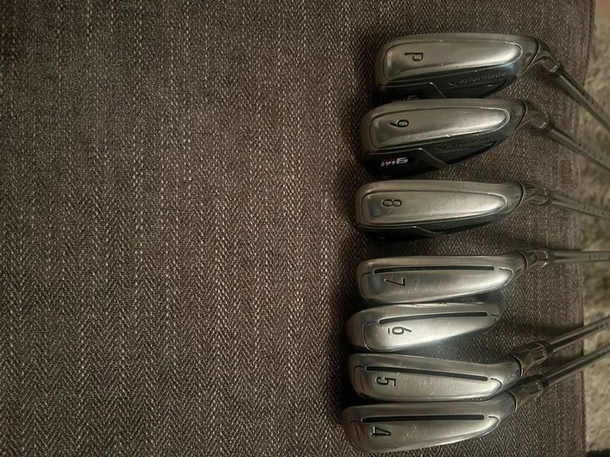 Taylormade m6 iron set (4-pw) - Image 1