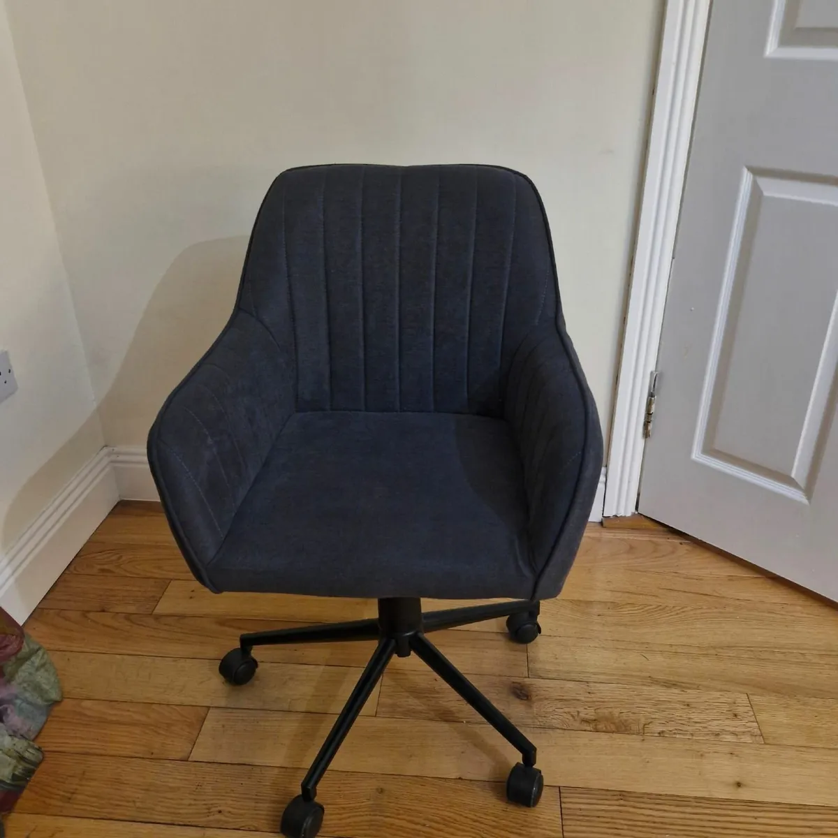 Grey velvet swivel chair-very good condition - Image 2