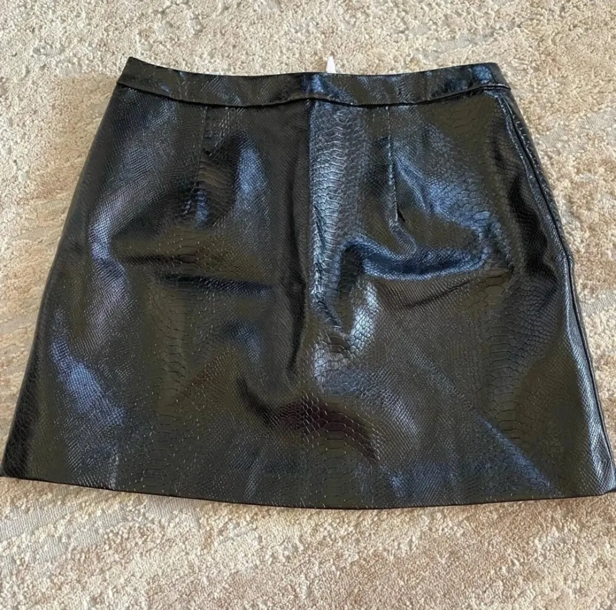 Croc Effect Faux Leather Mini Skirt – New Look – U - Image 1
