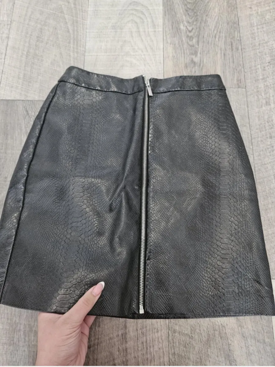 Croc Effect Faux Leather Mini Skirt – New Look – U - Image 2