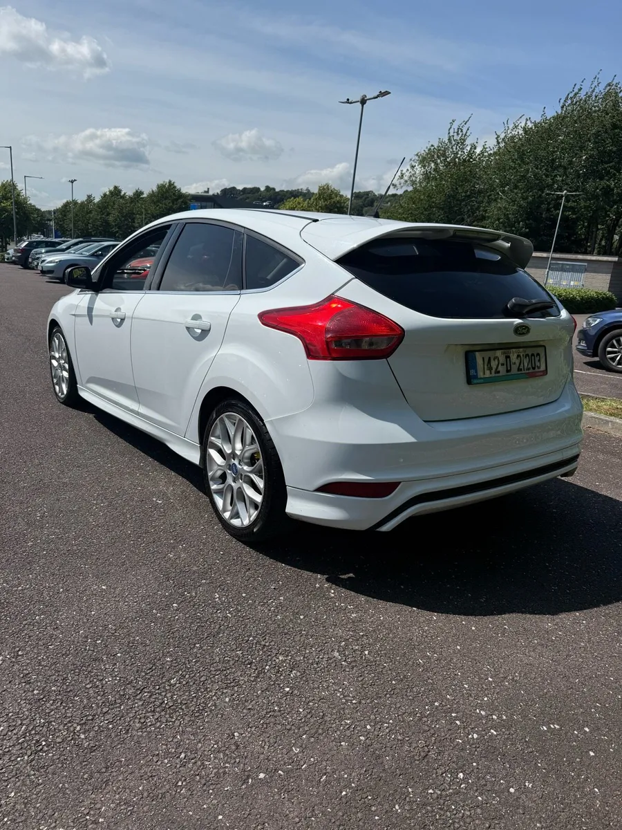 142 Ford Focus Zetec S - Image 3