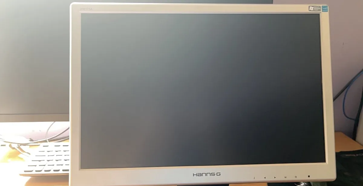 Monitor 17” - Image 1