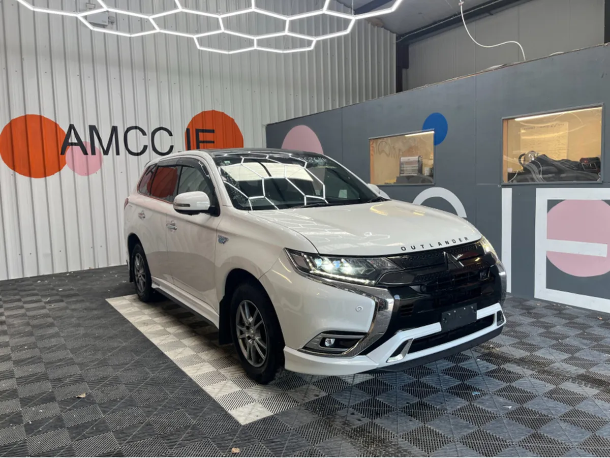 Mitsubishi Outlander 2.4 HYBRID / 68k KMs / HEATED - Image 1