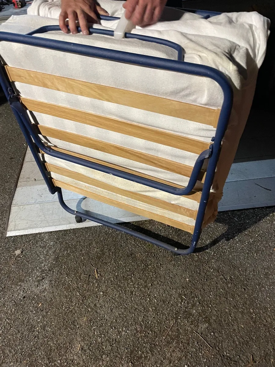 Single foldable guest bed + mattress - Image 2