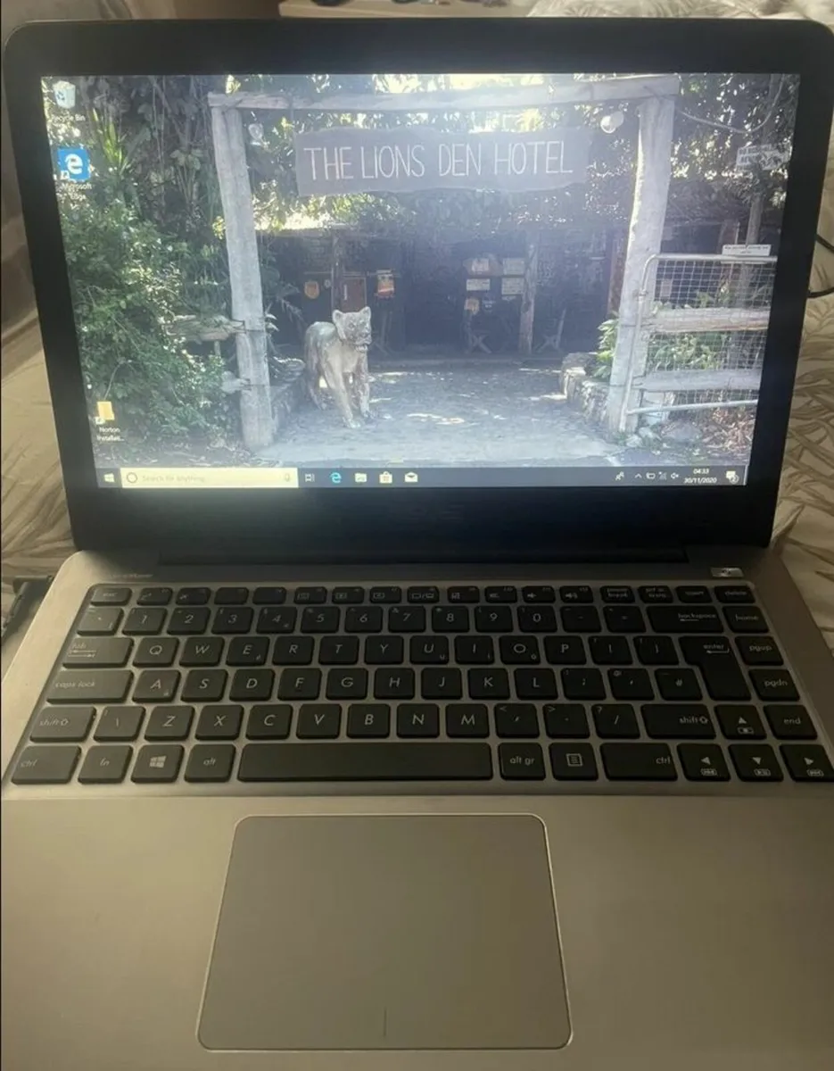 Saturday Deals on Laptops - Image 1
