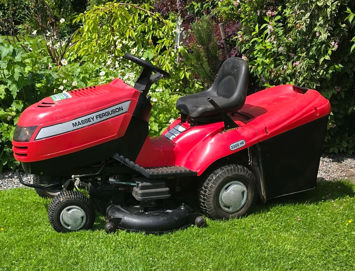 22hp tractor mower - Image 1