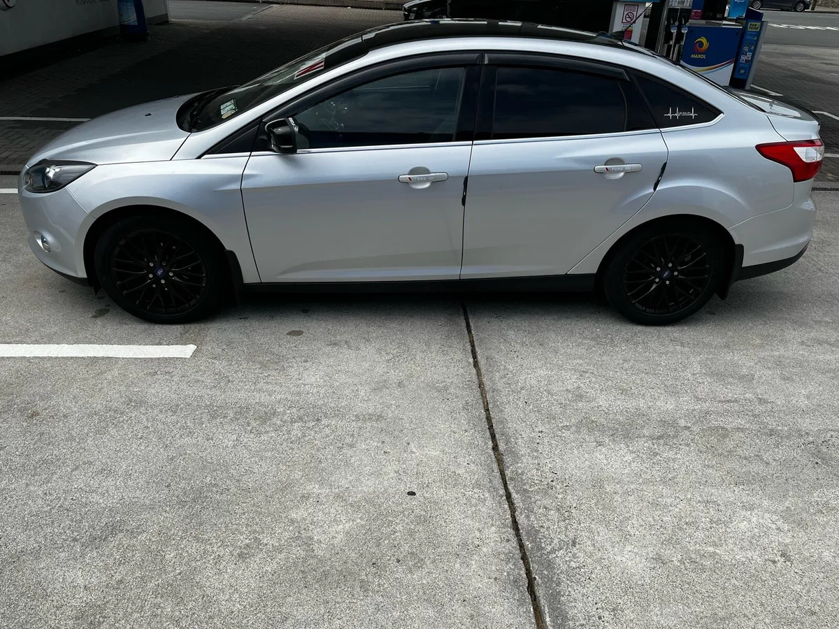 Ford Focus 1.6L Diesel €5500 - Image 2