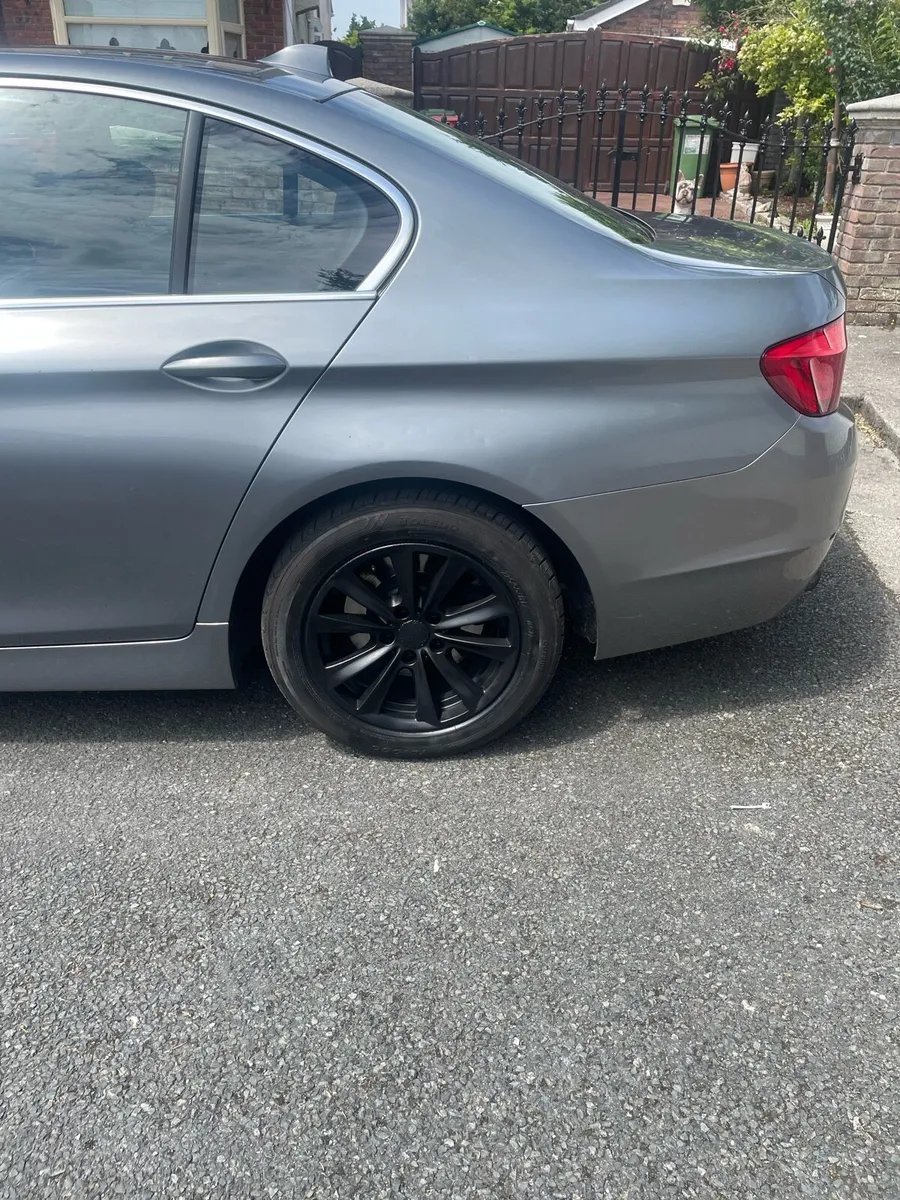 BMW 5 SERIES - Image 4