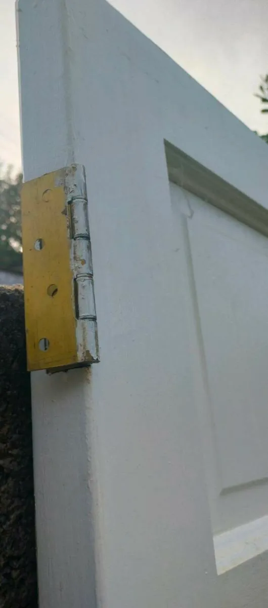 2 Solid white Doors, 1 with Handles and hinges and - Image 4