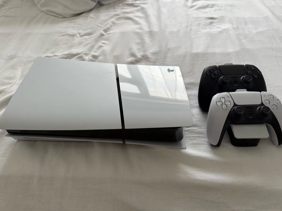 PS 5 BRAND NEW - Image 3